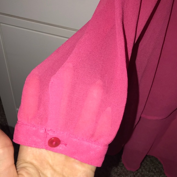 Pink blouse light weight in great condition - Picture 5 of 7